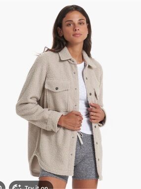 Vuori Women's Beige sycamore Shacket with Snap Buttons small
